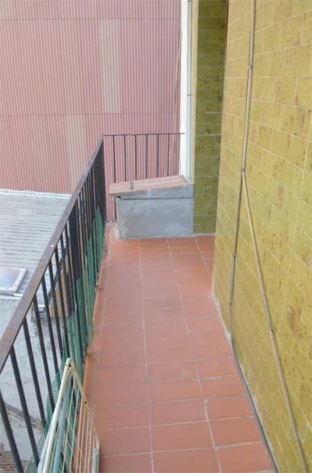 Rustic 2 Bedroom Apartment Poble Sec บาร์เซโลนา ภายนอก รูปภาพ