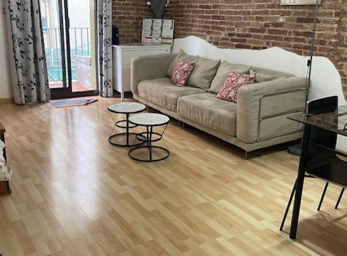 Rustic 2 Bedroom Apartment Poble Sec บาร์เซโลนา ภายนอก รูปภาพ